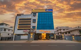 Fabhotel Dps International